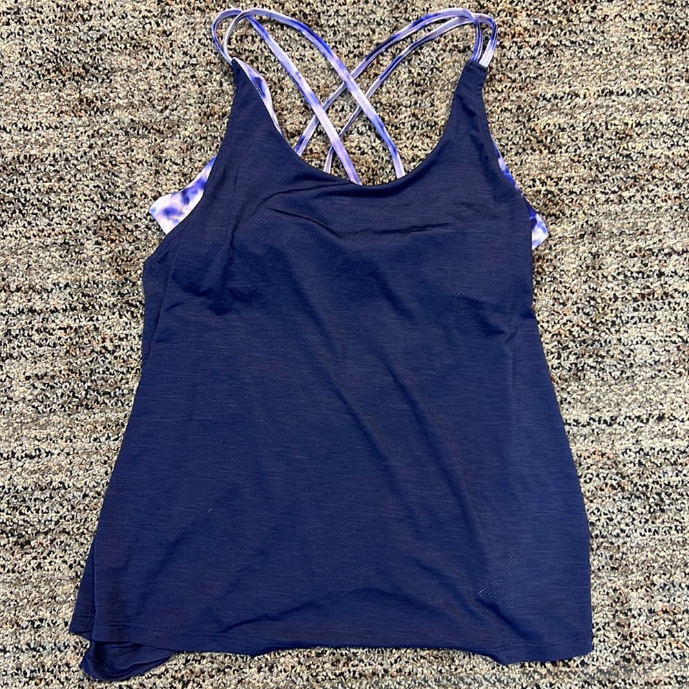 LN women’s Old Navy Active tank top w/built in bra size medium